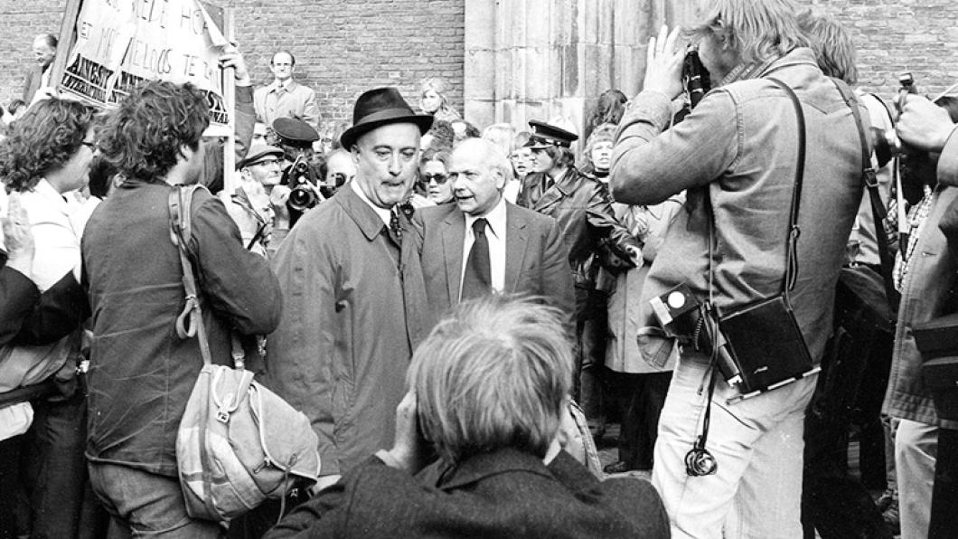 Joop den Uyl bij het Franco-protest in Utrecht, 1975